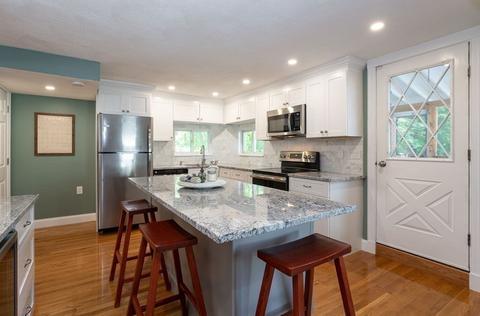 284 Lowell St, Reading, MA 01867 photo 1