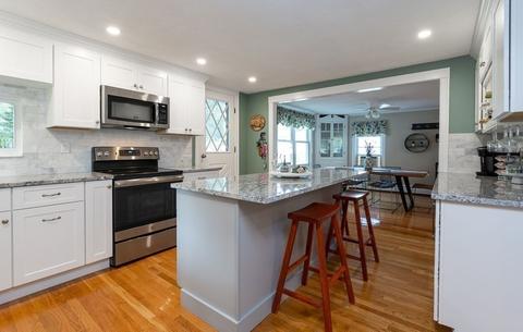 284 Lowell St, Reading, MA 01867 photo 2