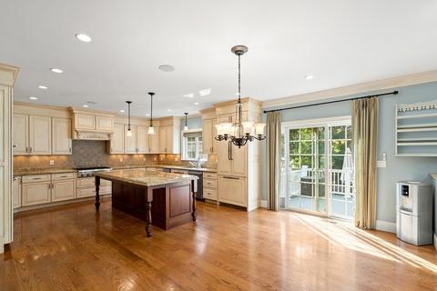 142 Grosvenor Rd, Needham, MA 02492 photo 9