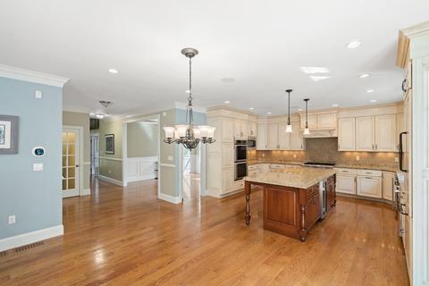 142 Grosvenor Rd, Needham, MA 02492 photo 10