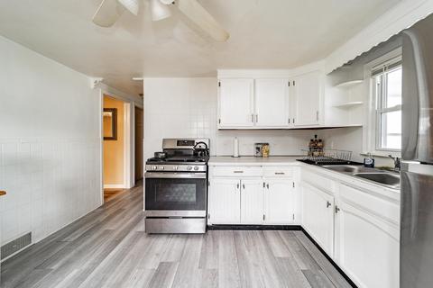 31 Arthur St, Springfield, MA 01104 photo 11