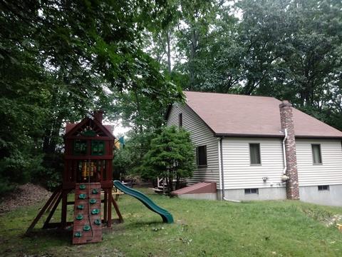 52 Scenic Ave, Webster, MA 01570 photo 3