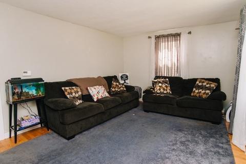 17 Chilson St, Springfield, MA 01118 photo 14