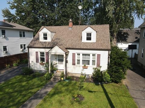 17 Chilson St, Springfield, MA 01118 photo 1