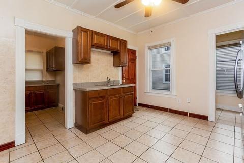 38 Massachusetts Ave, Springfield, MA 01109 photo 5