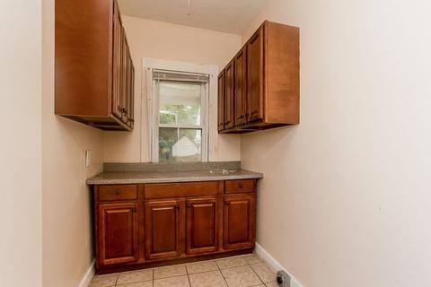 38 Massachusetts Ave, Springfield, MA 01109 photo 4