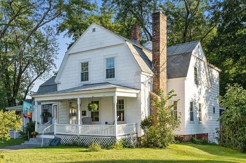 17 3rd St, Ayer, MA 01432 photo 2