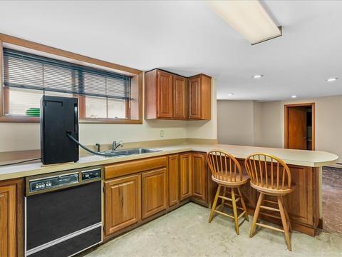763 Oak Grove Ave, Fall River, MA 02720 photo 39