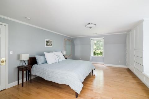 205 S Pleasant St, Hingham, MA 02043 photo 19