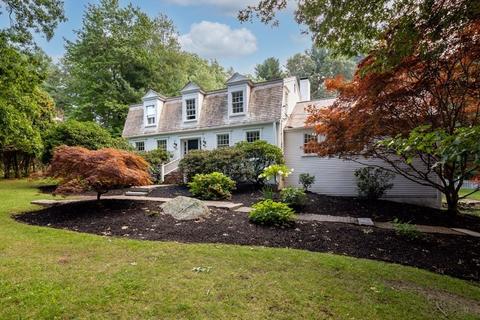 205 S Pleasant St, Hingham, MA 02043 photo 1