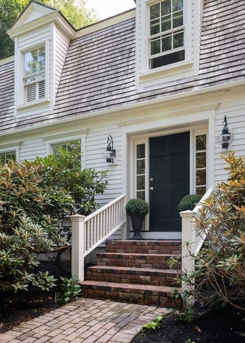 205 S Pleasant St, Hingham, MA 02043 photo 2