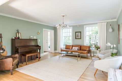 205 S Pleasant St, Hingham, MA 02043 photo 16