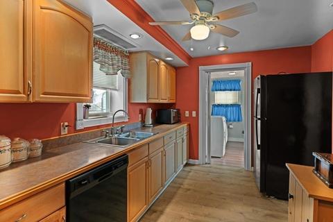81 Lafayette St, Fall River, MA 02723 photo 4