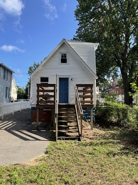 408 Nottingham St, Springfield, MA 01104 photo 2