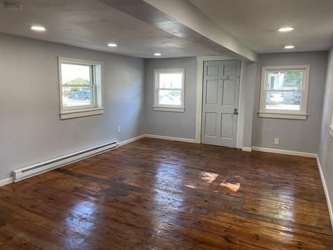408 Nottingham St, Springfield, MA 01104 photo 3