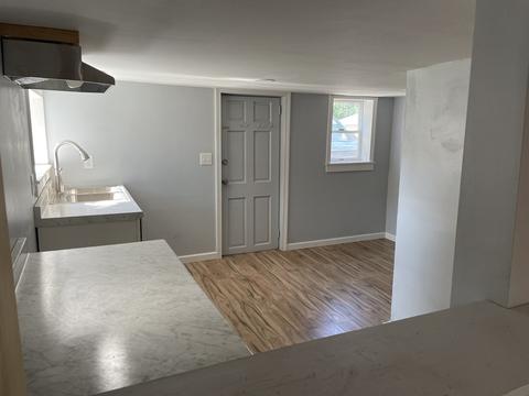 408 Nottingham St, Springfield, MA 01104 photo 5