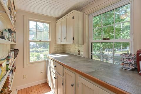 102 South St, Upton, MA 01568 photo 9
