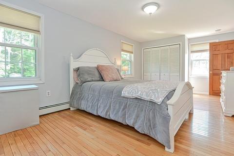 102 South St, Upton, MA 01568 photo 35