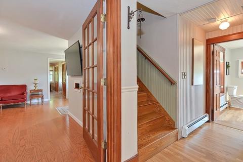 102 South St, Upton, MA 01568 photo 17