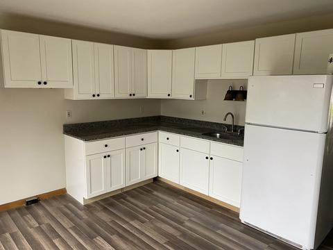 32 Ferris St, Springfield, MA 01151 photo 2