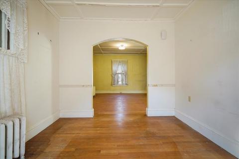 14 Dalton Pl, Springfield, MA 01109 photo 8