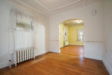 14 Dalton Pl, Springfield, MA 01109 photo 9
