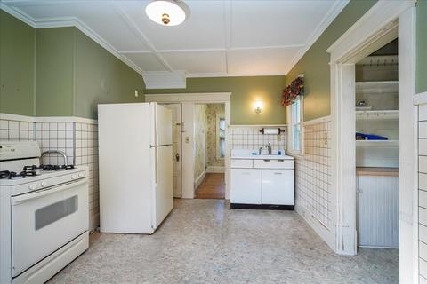 14 Dalton Pl, Springfield, MA 01109 photo 12