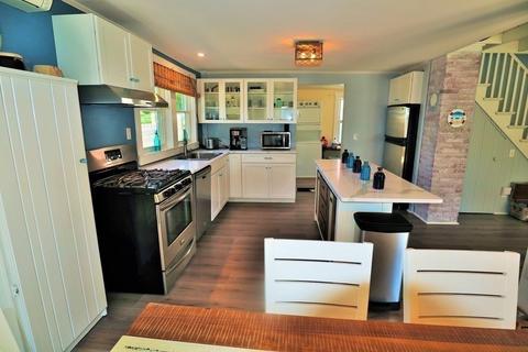 3 Cross St, Wareham, MA 02532 photo 5