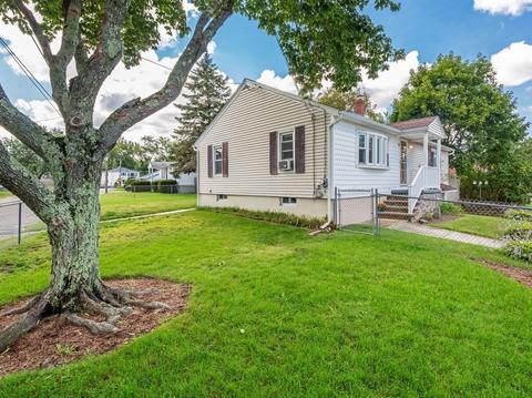 18 Vecchia St, Webster, MA 01570 photo 3