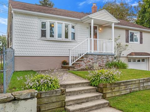 18 Vecchia St, Webster, MA 01570 photo 2