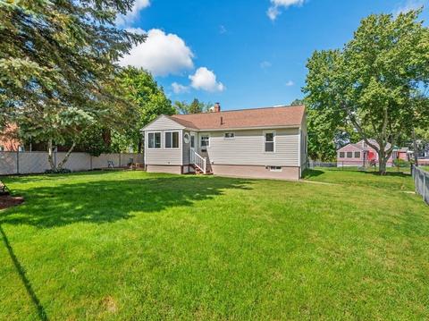 18 Vecchia St, Webster, MA 01570 photo 4
