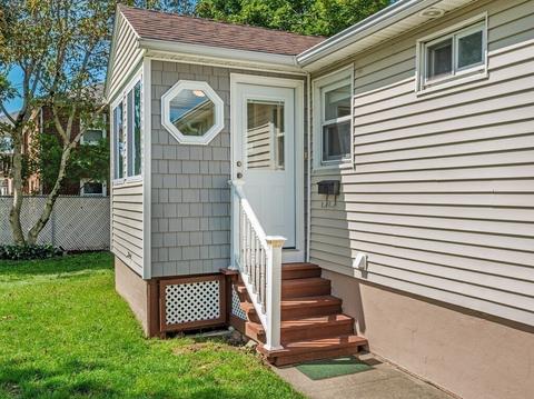18 Vecchia St, Webster, MA 01570 photo 8