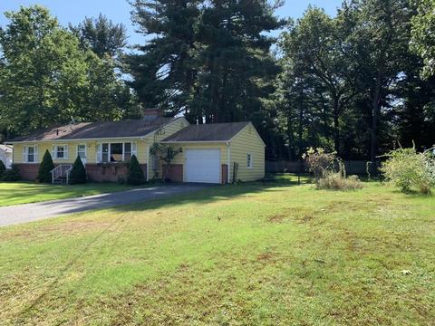 19 Hermitage Dr, Springfield, MA 01129 photo 2