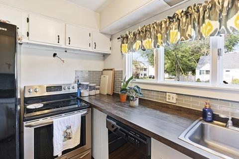 105 Harkness Ave, Springfield, MA 01118 photo 13