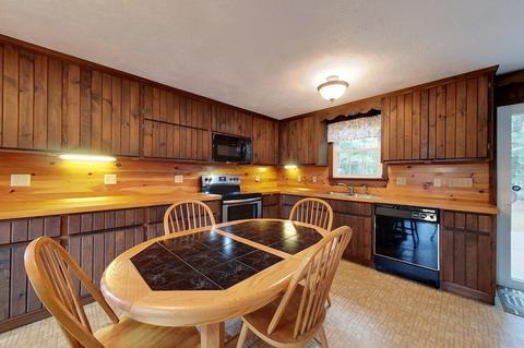 18 Joyce St, Townsend, MA 01474 photo 4