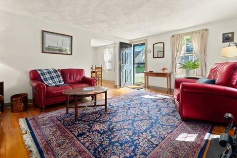 46 Bond St, Reading, MA 01867 photo 9