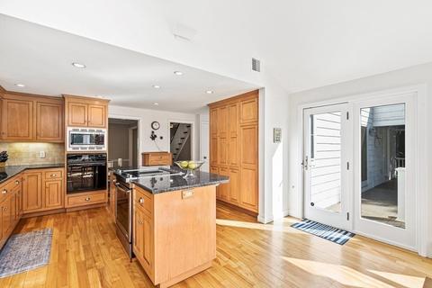 17 Putney Rd, Wellesley, MA 02481 photo 9