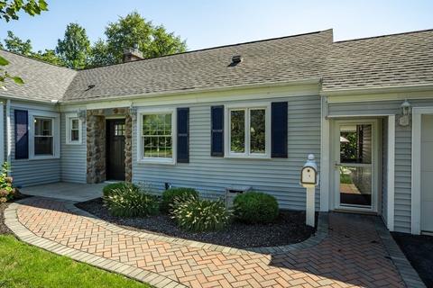 171 Overlook Dr, Springfield, MA 01118 photo 2