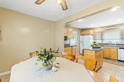 39 Arlington St, Everett, MA 02149 photo 17