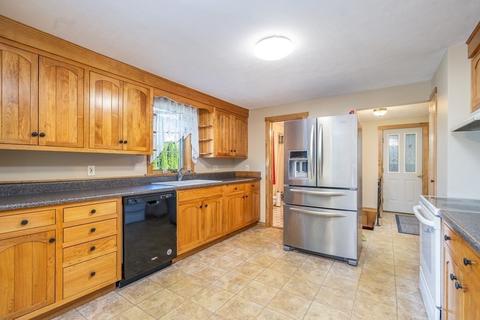 97 Glendale St, Easthampton, MA 01027 photo 4