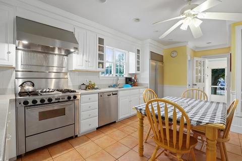 2 Hull St, Beverly, MA 01915 photo 5