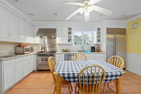 2 Hull St, Beverly, MA 01915 photo 4