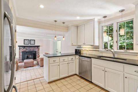 20 Ledgewood Dr, Danvers, MA 01923 photo 9