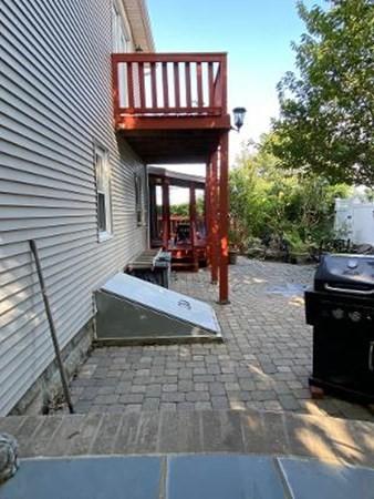 47 Laurel Ln, Warren, RI 02885 photo 10