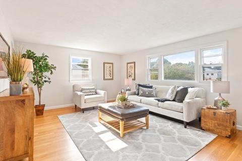 8 Blake St, Beverly, MA 01915 photo 7