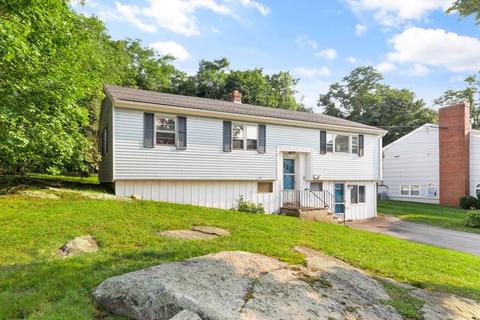 8 Blake St, Beverly, MA 01915 photo 4