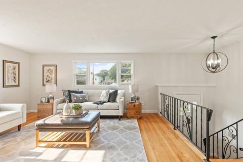 8 Blake St, Beverly, MA 01915 photo 11