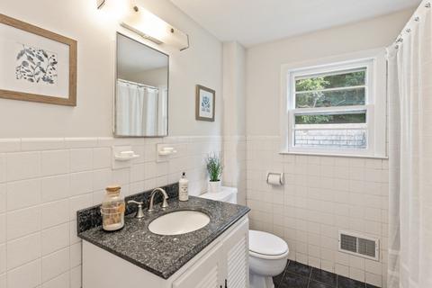 8 Blake St, Beverly, MA 01915 photo 21