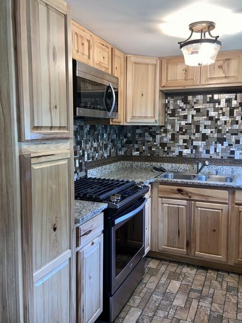 31 Dutton, Springfield, MA 01151 photo 4