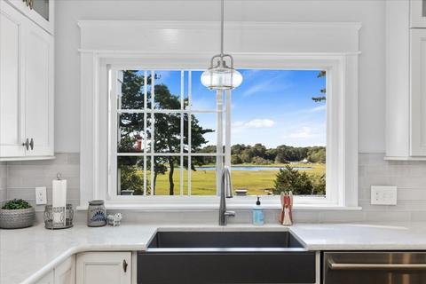 31 Amy Brown Rd, Mashpee, MA 02649 photo 9